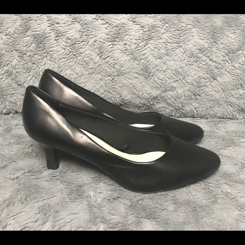 George heels - Picture 5 of 6